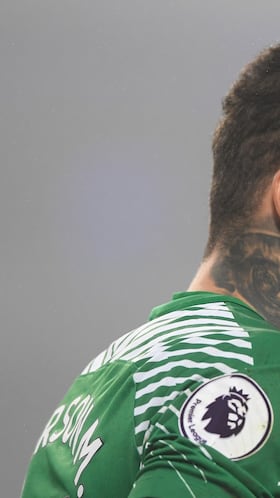 El arquero brasileño explota en contra de una cámara