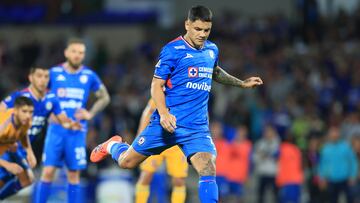 during the semi-finals first leg match between Cruz Azul and Tigres UANL, as part of the Liga BBVA MX, Torneo Apertura 2025 at Olimpico Universitario Stadium, on December 03, 2025 in Mexico City, Mexico.