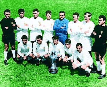 Sanchís (back row, fourth from left) and the rest of the Real Madrid team pose with the 1966 European Cup.