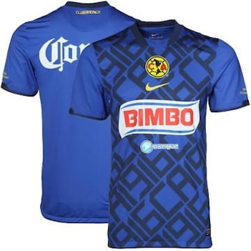 Si bien el azul es uno de los colores tradicionales del América, en este tono que sacaron en 2011 no gustó. En el fondo de esta playera luce el año en que se fundó al equipo, 1916.