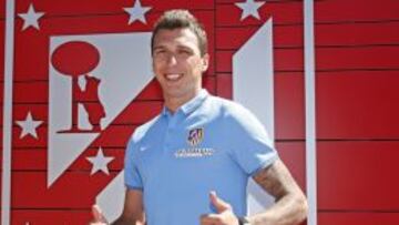 Mandzukic pasa la revisión: "Estoy muy feliz de estar aquí"