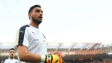 El guardameta del Mil&aacute;n, Gianluigi Donnarumma, con Italia.