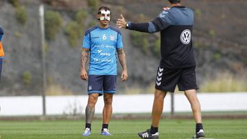 09/11/16 ENTRENAMIENTO DEL TENERIFE
VITOLO
MASCARA DE PROTECCION CARA