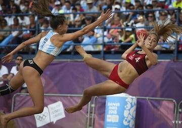 Anja Luksic de Croatia y Belen Aizen de Argentina.