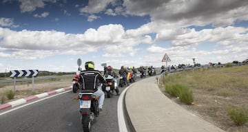 El homenaje motero al Maestro Ángel Nieto en Madrid