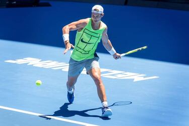 Nadal practices in Melbourne to relief of Australian Open