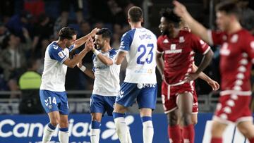 El Tenerife celabra ante El Alcorcón, en el partido disputado en lunes.