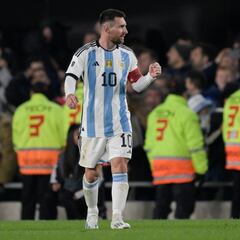 Descartan lesión muscular de Messi; es opción para viajar a Bolivia con Argentina