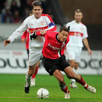 Jones fue comprado por parte de la academia el Eintracht Frankfurt a sus 13 años. Debutó con el equipo de reservas en el año 2000, y una temporada después, el 28 de abril de 2001, hizo su debut en la Bundesliga .