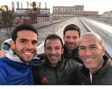 Xabi Alonso junto a Kaka, Del Piero y Zidane.