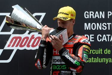 Fabio Quartararo es el último de los 14 triunfadores en el trazado catalán en las 29 carreras de la máxima categoría que allí se han disputado hasta la fecha. Su victoria en 2020 en Barcelona le sirvió además para recuperar el liderato del Mundial, corona que finalmente recaló en Joan Mir, segundo en esta carrera, con su compañero de Suzuki, Álex Rins, en el tercer cajón del podio. ¿Quién tomará su relevo esta temporada?
