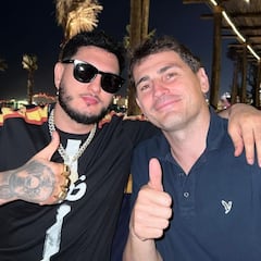 Iker Casillas y Omar Montes protagonizan la imagen del año: “Tus príncipes favoritos bebé”