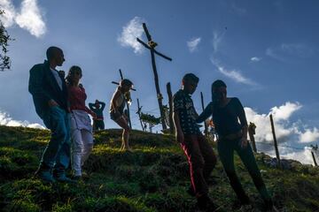 Homenaje en honor a las víctimas del accidente aéreo, en Antioquia, Colombia.