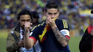 James Rodr&iacute;guez celebra su gol en el triunfo 2-0 ante Ecuador en Quito
 