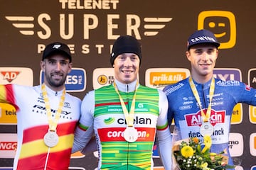 Felipe Orts, junto a Sweeck y Vandeputte, en el podio del Superprestige de Niel.