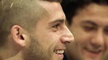 <b>LLAMATIVO.</B> El look de Umit Davala es, cuanto menos, llamativo.