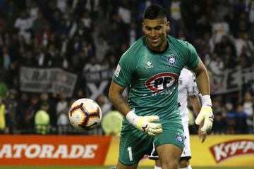 Formado en Huachipato, hoy es el portero titular de los acereros.