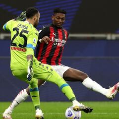 Napoli, con Ospina en el arco, vence a Milan en San Siro