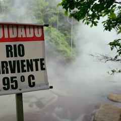 Alfon What viaja hasta el río más caliente del mundo: el agua, a 95ºC