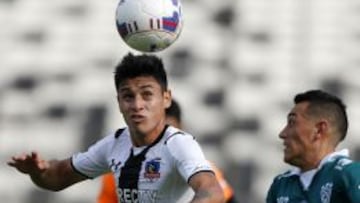 Claudio Baeza está jugando de central con José Luis Sierra.