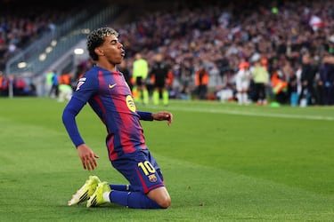 Celebración del jugador del Barcelona, Lamine Yamal, tras poner el segundo gol del marcador.