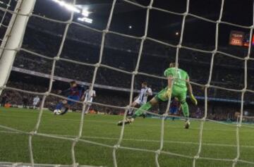 Gol 1-0  de Denis Suárez