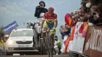 Alberto Contador en la etapa de este s&aacute;bado en la Vuelta a Andaluc&iacute;a, en la que termin&oacute; segundo y perdi&oacute; el maillot rojo. 