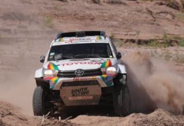 La décima etapa del Rally Dakar entre Chilecito y San Juan (Argentina).
El Boliviano Alberto Gutierrez Fleig compite en su Toyota.