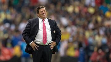 Como técnico del América, Miguel Herrera domina a Chivas