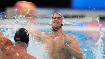 Gomila y Aguirre lideran una remontada mundial