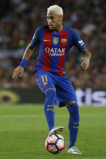 3º Neymar: 100 millones de euros.