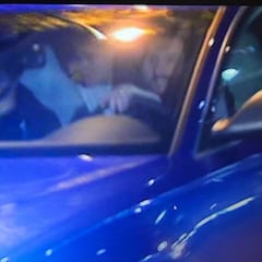 Coutinho visita la Sagrada Familia y la grúa se lleva su coche