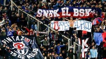 Las duras sanciones que arriesga la U por lienzos contra Tupper