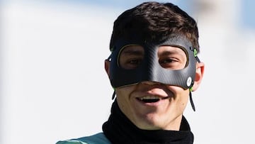 Cuenca ya entrena con su máscara especial