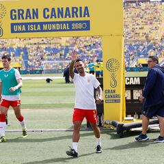 Jonathan Viera disfruta en el patio
