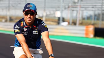 Se revela la otra escudería que busca a Checo Pérez