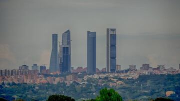 Panor&aacute;mica de Madrid tomada desde la Casa de Campo, en las cercan&iacute;as de Pozuelo de Alarc&oacute;n (Comunidad de Madrid / Espa&ntilde;a) a 18 de abril de 2020. La contaminaci&oacute;n por di&oacute;xido de nitr&oacute;geno (NO2), el contamina