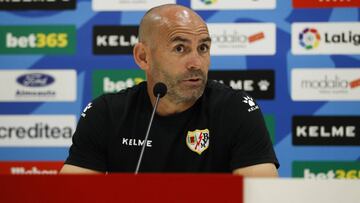 Paco Jémez, entrenador del Rayo Vallecano, antes del partido contra el Valladolid.