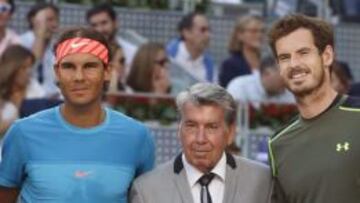 Nadal y Murray, los finalistas, felicitaron a Manolo Santana. 