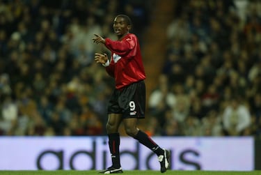 Calificado desde todos los sectores del mallorquinismo como el mejor jugador de la historia del club. Es el máximo goleador del Mallorca en Primera división y el gran héroe de la consecución de la Copa del Rey en 2003 con un partido que le enmarcó anotando dos de los tres goles de la final. Llegó cedido por el Real Madrid, se quedó en propiedad y sus éxitos en la isla le catapultaron al Barcelona donde siguió triunfando. Jugó la Champions con el Mallorca destacando por su competitividad.