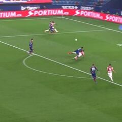 La polémica en el Ciutat: un gol que pasó a ser penalti, una posible expulsión...