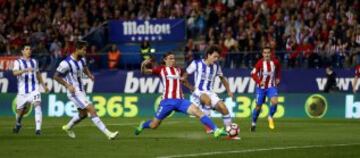 Min.28: 1-0. Filipe Luis opens the scoring