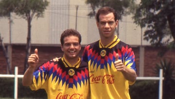 Foto de Luis Garcia y Luis Roberto Alves &quot;sague&quot; America 1995/Mexsport
Foto de Luis Garcia y Luis Roberto Alves &quot;sague&quot; America 1995/Mexsport *** Local Caption *** MEXT-08