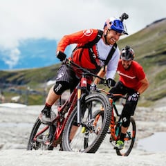 Así es un frenético día en la montaña con Danny MacAskill