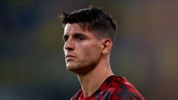 CADIZ, SPAIN - AUGUST 04: Alvaro Morata of Atletico de Madrid in looks on during the Trofeo Carranza match between Cadiz CF and Atletico de Madrid at Estadio Nuevo Mirandilla on August 04, 2022 in Cadiz, Spain. (Photo by Fran Santiago/Getty Images)