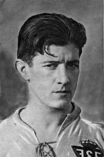 Jugó en el Barcelona desde 1929 hasta 1934 y con el Valencia desde 1934 hasta 1941