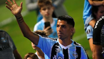 Soccer Football - Gremio present new signing Luis Suarez - Arena do Gremio, Porto Alegre, Brazil - January 4, 2023 Gremio's new signing Luis Suarez during the presentation REUTERS/Diego Vara