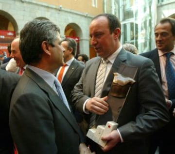 Recibió en 2006 el premio Siete Estrellas de la Comuinidad de Madrid. En la imagen junto a Fernando Martín.