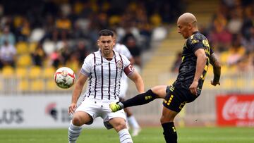 El clásico más caliente: roja, gol polémico y un joven de 20 años