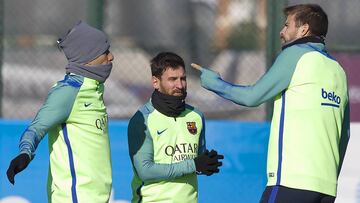 Conocidos es por todos que Suárez, Neymar y Messi forman el tridente, al que se siempre se le suma Gerard Piqué.